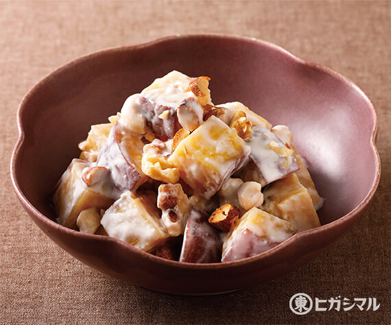 さつまいもとナッツのヨーグルトサラダ